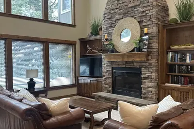 Image de 3100 Sq Ft Chalet, Double Master Suites, Wifi, Tvhd, 6 Blks 2 Ville