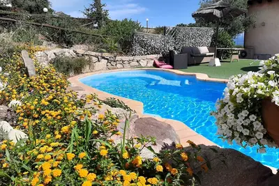 Image de Irene mezzanine, trois chambres et une piscine privée dans un cadre naturel d'une rare beauté