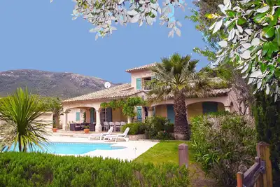 Golfe de St Tropez Riviera Française belle villa privée, piscine chauffée