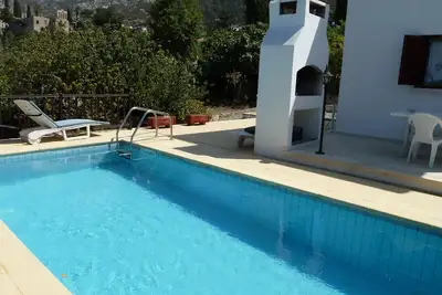 Image de Bellapais Villa avec piscine privée et vue imprenable