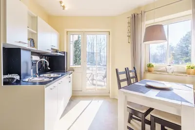 Image de 1 emplacement sur la plage, à côté d'un parc, avec piscine, salle de jeux