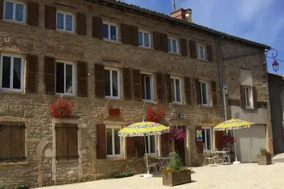 Image de TRÈS Grand Gite pour Weekend ou Vacances Beaujolais Lyon RHÔNE