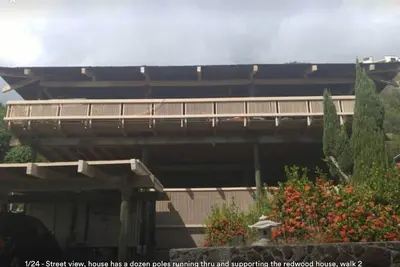 Image de Live local Redwood Pole house panaramic vue sur la mer calme convienent nbrhood