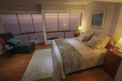 Image de Miraflores Oceanfront Penthouse avec terrasse privée sur le toit et barbecue