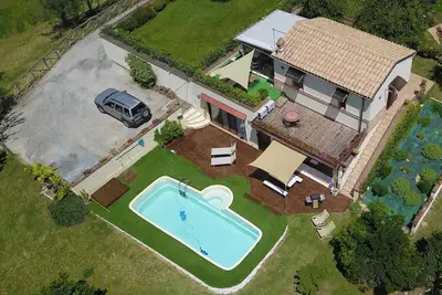 Image de Charmy Villa Sole avec piscine privée et spa Ofuro dans la région des Marches en Italie