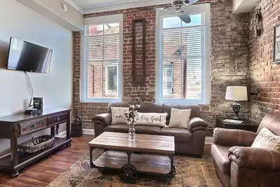 Loft él��gant-Vivre au coeur du centre-ville de Savannah!
