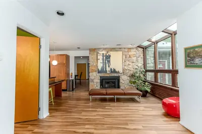 Image de Maison dans les arbres - à 3, 2 km du stade Beaver