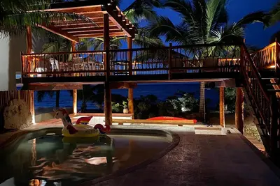 Image de La maison Villa Zazil-front de mer avec piscine et le bar de la piscine et internet inclus
