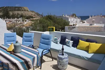 Image de emplacement parfait avec vue mer paisible