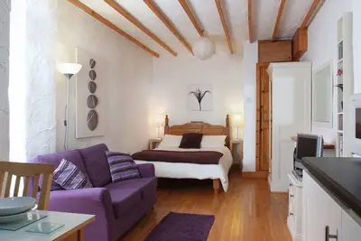 Image de Studio de Prestige Apt Pour 2 Dans Cottage Style / commodités modernes contemporaines