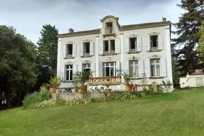 Image de Maison de maître à louer, Montréal de l'Aude- 20 couchages, piscine sécurisée