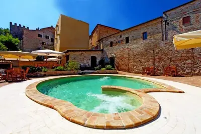Image de Château dans la vieille ville avec vue mer et piscine - Evénement d'entreprise en groupe