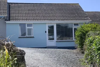 Image de Chalet sur le sentier côtier, chiens acceptés, comprend la piscine intérieure de l'hôtel, la salle de sport et le tennis