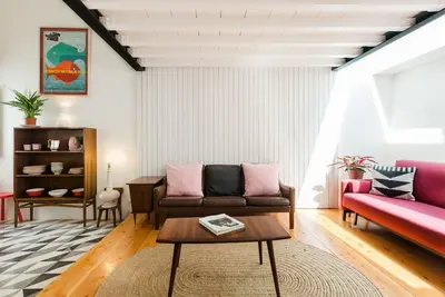 Image de Magnifiquement restauré Cottage sur Patio dans le centre historique A