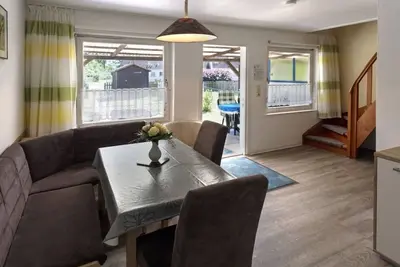 Image de complexe de maisons de vacances adapté aux enfants et aux chiens