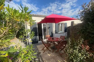 Image de Maison à 700m de la plage avec jardin pour 4/pers et parking privé/ ref : Ang T2