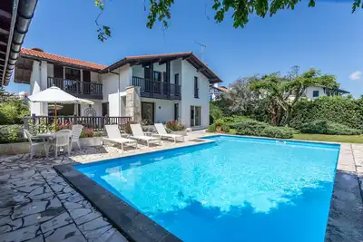 Biarritz, Maison familiale 14 pers, Biarritz centre/St Charles, 200m plage/golf