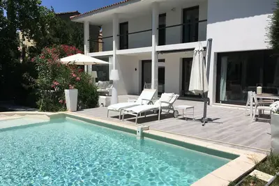 Image de Villa contemporaine environ 220m2 piscine
