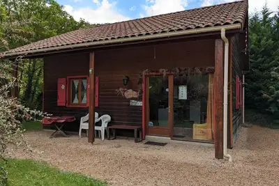 Image de Les chalets de La vigne grande, Le CHAMAROUXAu calme dans un écrin de verdure