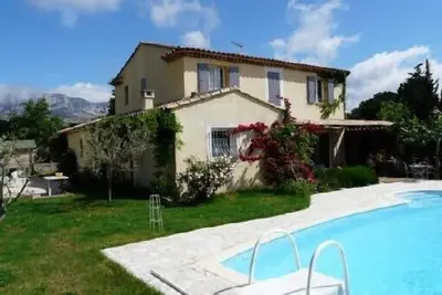 Image de Aix En Provence Est. 170m2. 4 Chambres. Vaste Salon-Piscine-Cuisine D'ÉTÉ - Clim