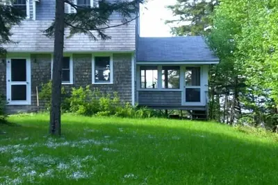 Image de Le paradis du kayakiste au Nest Cottage Piper donnant Smith Cove