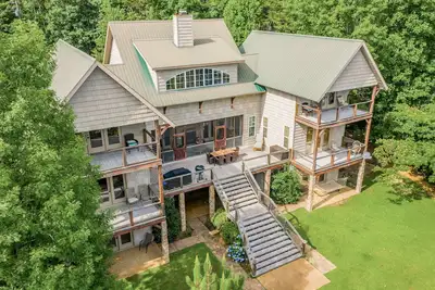 Image de Smith Lake Rentals & Sales - Gite Spring Lake - Plusieurs balcons et deux cuisines