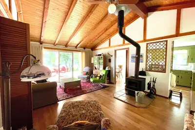 Image de Charmante maison de campagne sur le front de mer sur la baie de Quinte