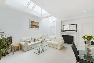 Image de Novembre £ 130 Cornwall Gds Superbe appartement et emplacement. Jardins clôturés