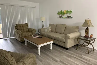 Image de Escapade au rez-de-chaussée à West Bradenton, Floride (complexe de condos d'un étage)