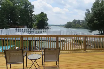 Image de Profitez des vacances au bord du lac sur une crique tranquille à Claytor lac Près de Radford, Va.