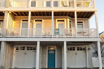 Image de Vue sur l'océan 6 chambres 4 salles de bain Accueil Piscine refroidie / chauffée Aucun frais caché typique! !