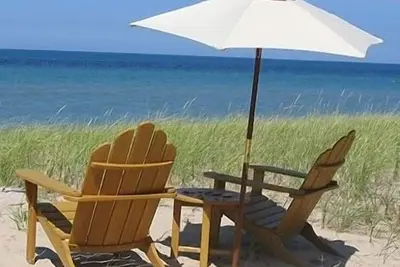 Image de Lake Michigan Beachfront Home - Miles de plage et des vues incroyables