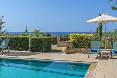 Image de Belle villa de 4 chambres avec piscine privée