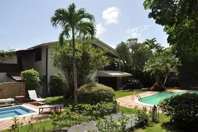 Image de Villa 3bd Downtown avec piscine privée et jardin, jacuzzi, Guest-Friendly