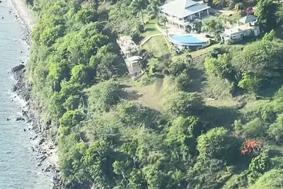 Image de Seahorse Villa: domaine de luxe avec piscine à débordement de 75 'surplombant les Caraïbes