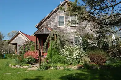 Image de Une oasis de tranquillité et de beauté, bien aménagée, très bien située