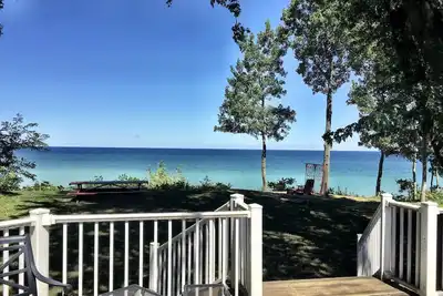 Image de Maison de bord de mer «de luxe» dans le pays viticole du lac Érié