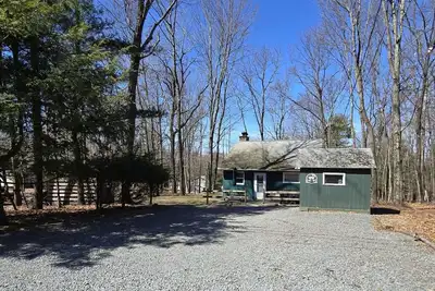 Image de Rustique Cottage Getaway par le lac Wallenpaupack - 2 chambres et grand loft