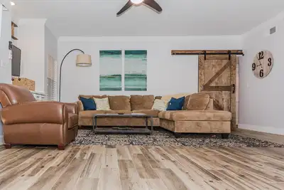 Image de Design intérieur luxueux côtier | Championnat de tennis | 8 personnes