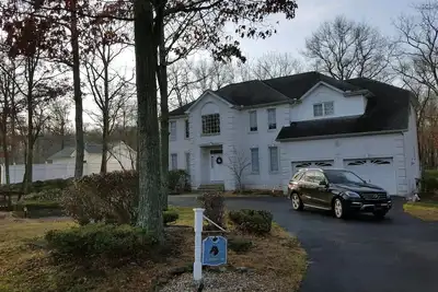 Image de Le meilleur emplacement dans les Poconos pour le ski et le plaisir en famille; Votre château sur la colline!