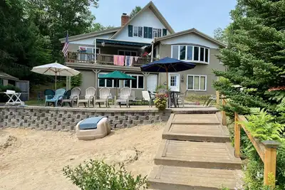 Image de Grande maison familiale sur Cassie Cove, lac Ossipee