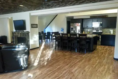 Image de Belle grande maison avec une vue magnifique. Une histoire avec un loft.