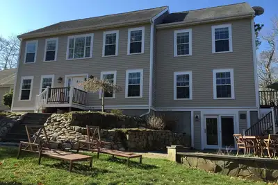 Image de Nouvelle maison au bord de l'eau: 5 chambres + sous-sol / chambre avec lits superposés fini