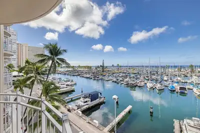 Image de Waterfront Ilikai Marina! Imprenable sur la mer et le bateau Port Vues!