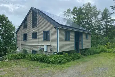 Image de Spacieuse / élégante maison de 3 niveaux sur le lac Spruce - nager ou pêcher, à quelques minutes en voiture du mont.