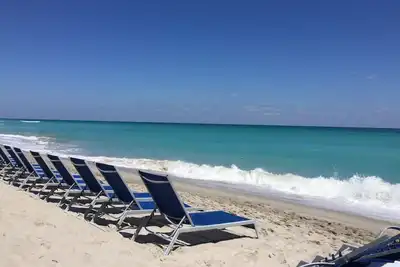 Image de Belle unité de coin sur la plage! ! - 2 chambres, 6 couchages