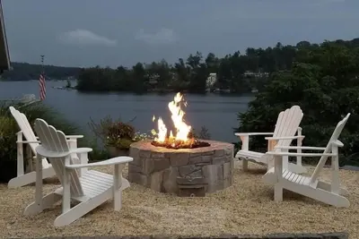 Image de Accueil de charme 4br 2ba Direct Waterfront w / vue panoramique sur le lac Candlewood