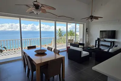 Image de Samana, Vistamare. Spectaculaire Ocean & Beach Front Apartment.