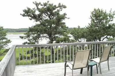 Image de Sur Blackfish Creek avec des vues incroyables!