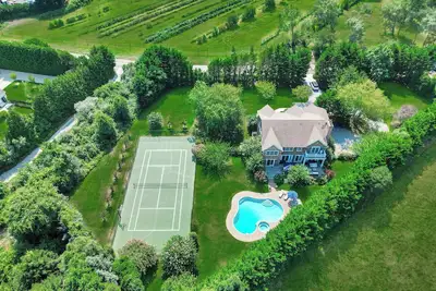 Image de Domaine de Hampton avec piscine et tennis
